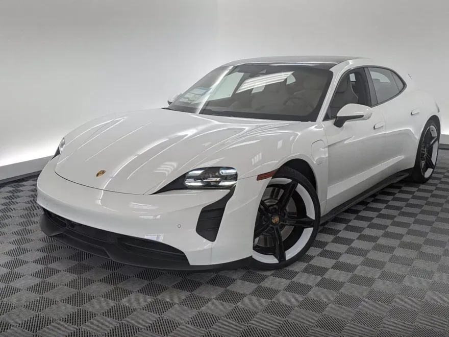 2024 Porsche Taycan Sport Turismo GTS photo 1