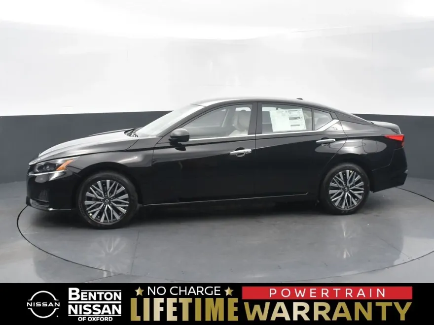 2025 Nissan Altima SV photo 1