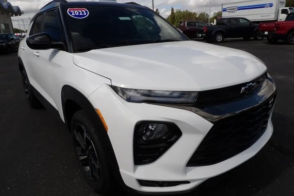 2023 Chevrolet Trailblazer RS photo 1