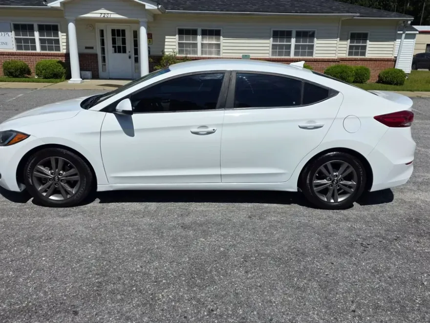 2017 Hyundai Elantra SE Tech Limited photo 1