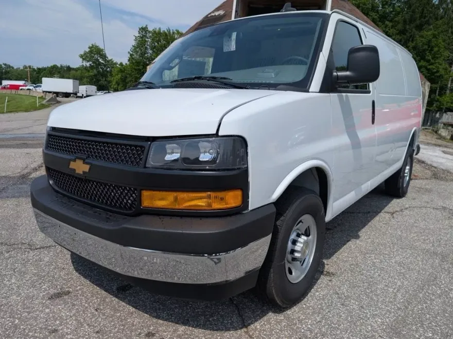 2025 Chevrolet Express Cargo Van Work photo 1