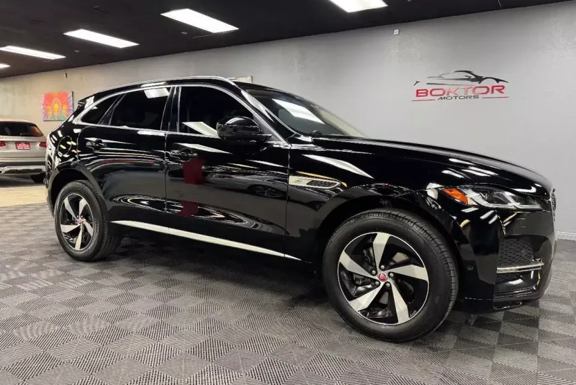 2021 Jaguar F-PACE P250 S photo 1