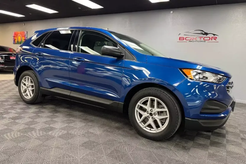 2021 Ford Edge SE photo 1