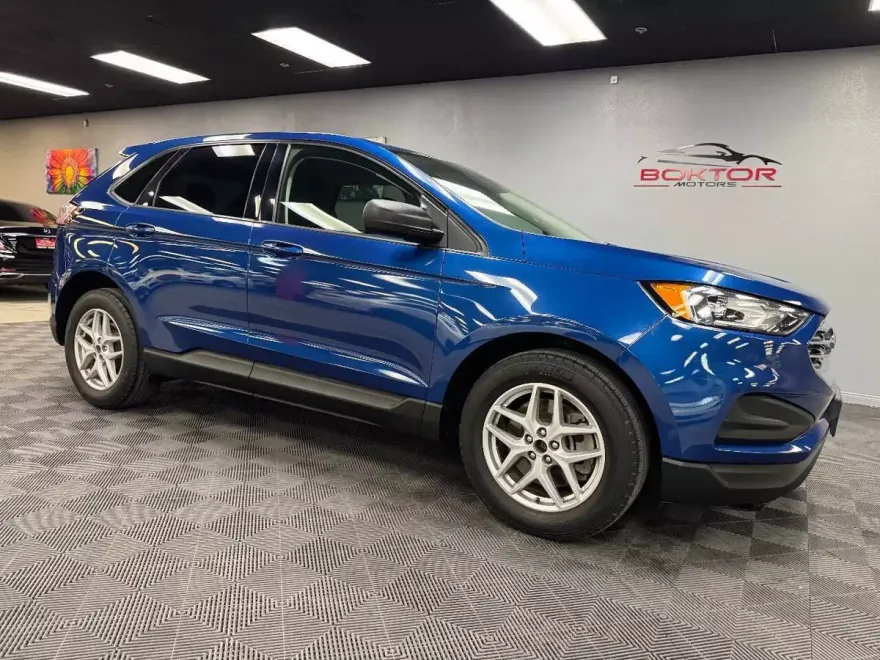 2021 Ford Edge SE photo 1