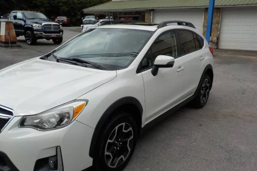 2017 Subaru Crosstrek 2.0i Limited photo 1