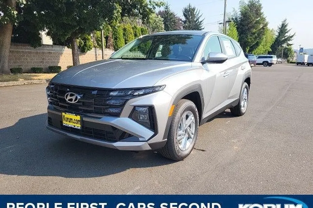 2025 Hyundai Tucson SE photo 1