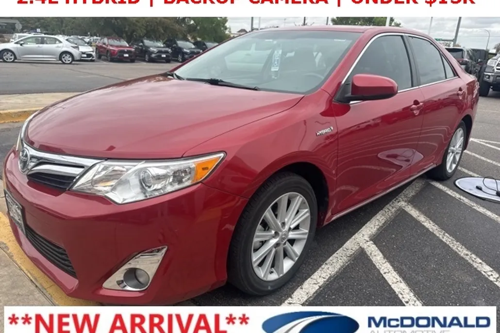 2014 Toyota Camry Hybrid XLE photo 1