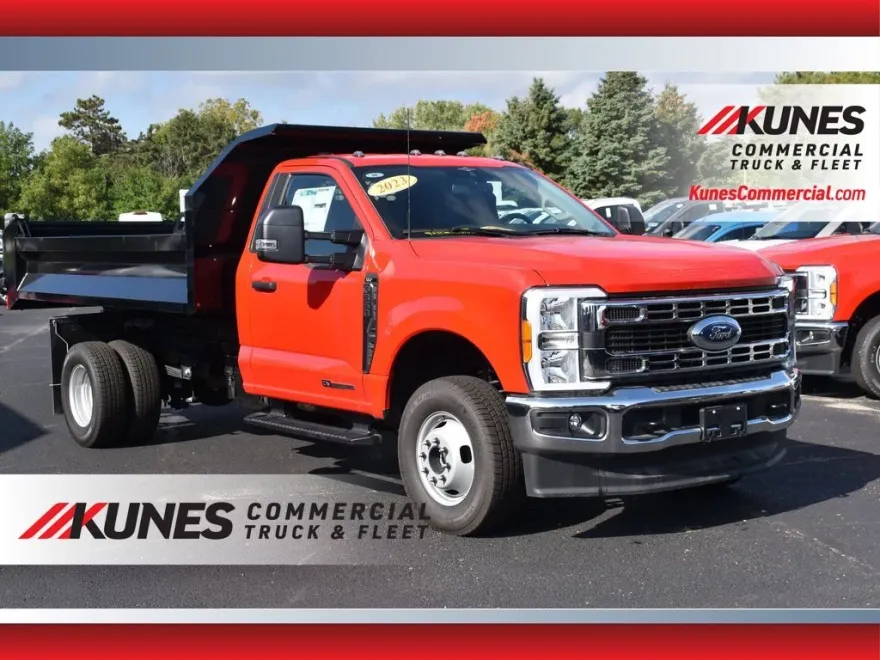 2023 Ford F-350 XLT photo 1