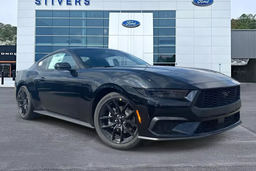 2025 Ford Mustang EcoBoost photo 1