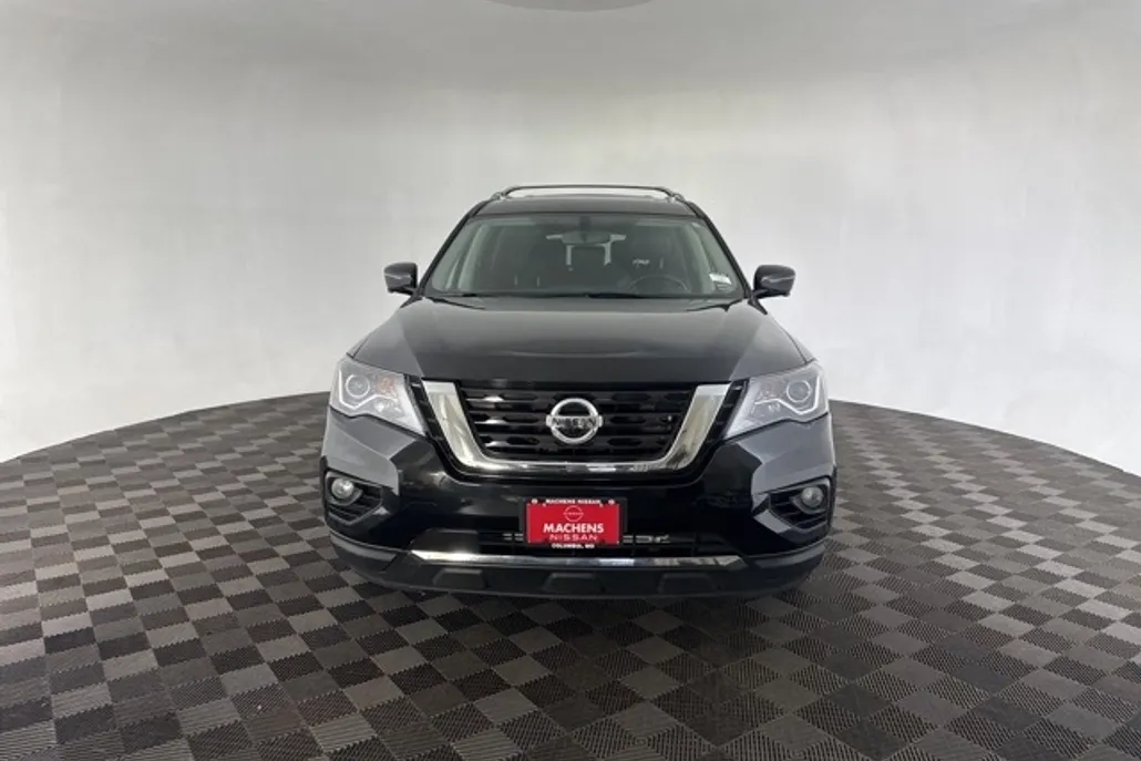 2019 Nissan Pathfinder Platinum photo 1