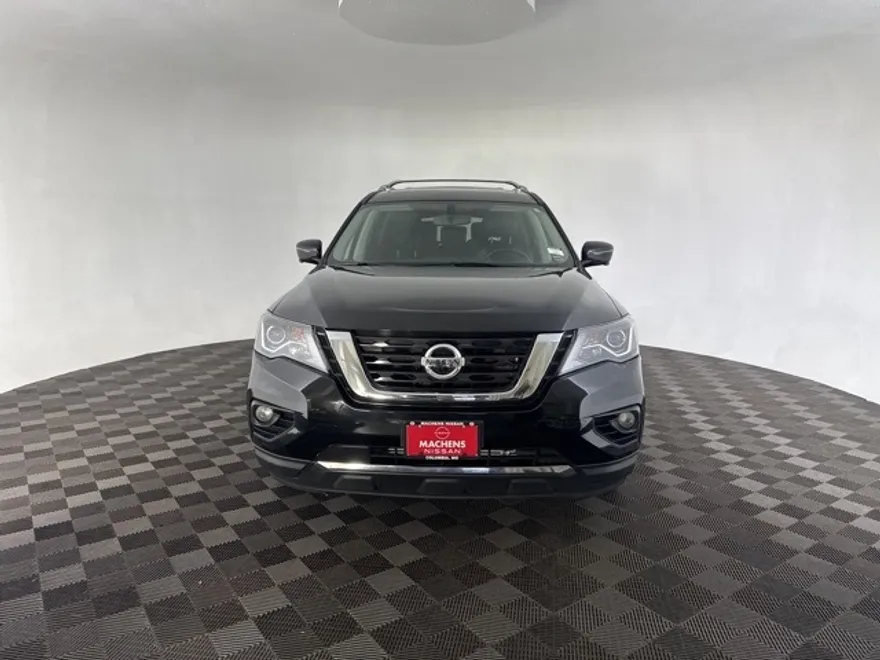 2019 Nissan Pathfinder Platinum photo 1