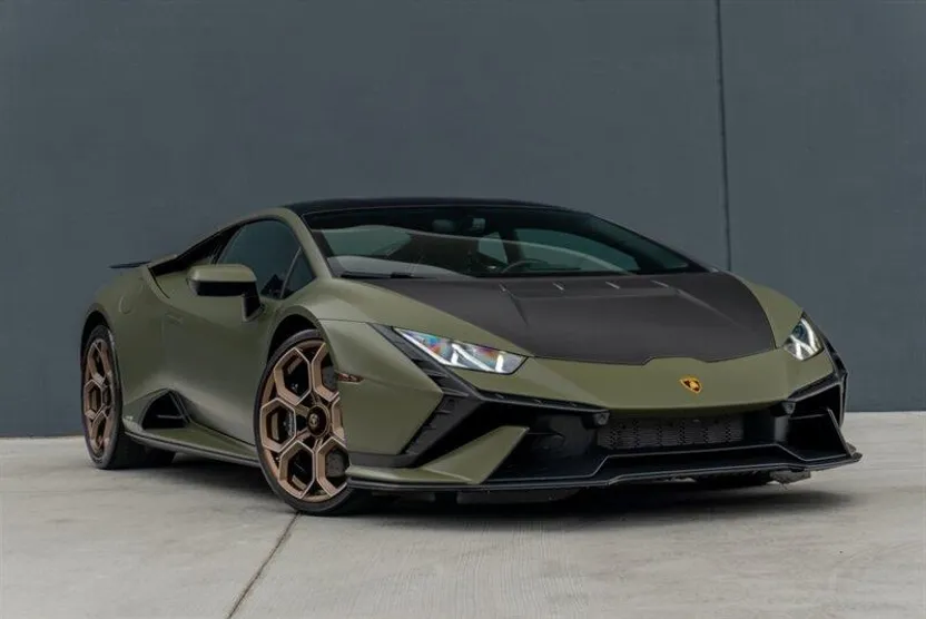 2023 Lamborghini Huracan Tecnica photo 1
