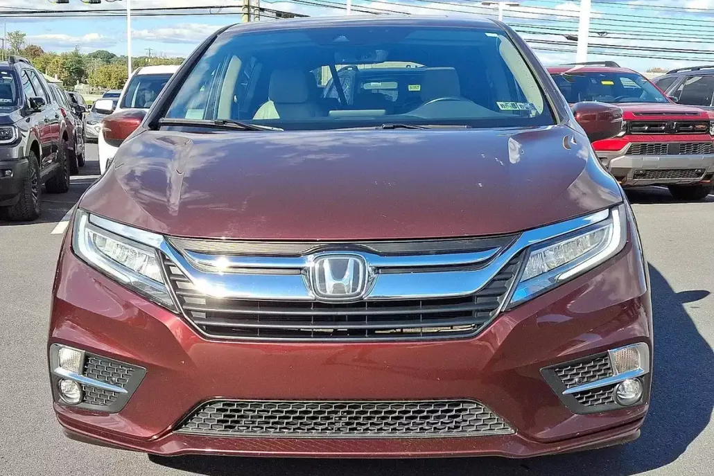 2019 Honda Odyssey Touring photo 1