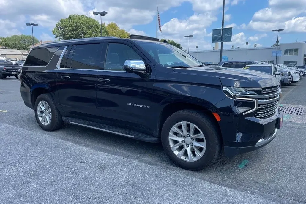 2024 Chevrolet Suburban Premier photo 1