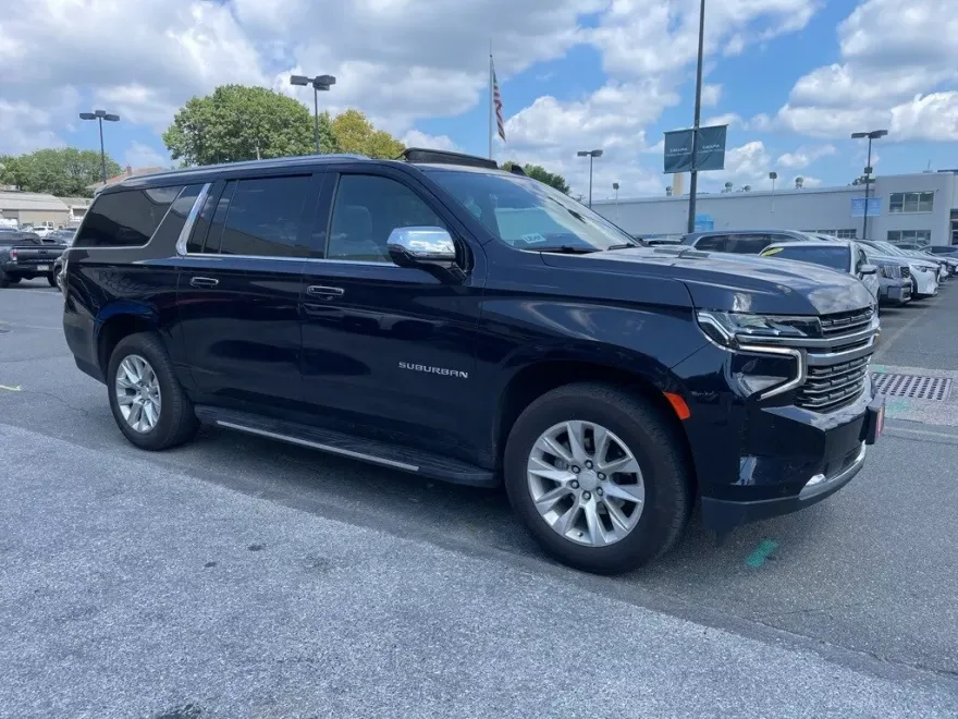 2024 Chevrolet Suburban Premier photo 1