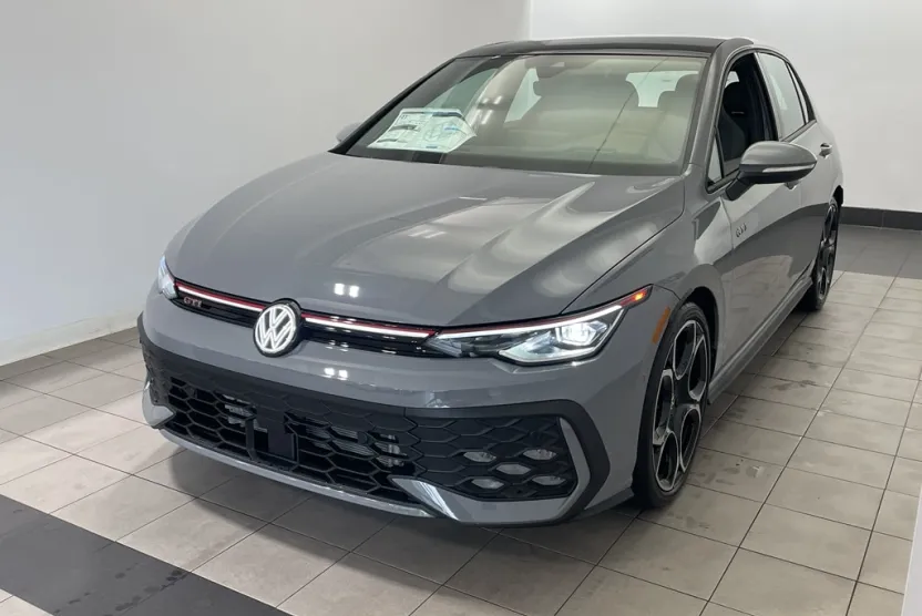 2025 Volkswagen Golf GTI Autobahn photo 1