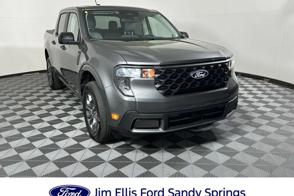 2025 Ford Maverick XLT photo 1
