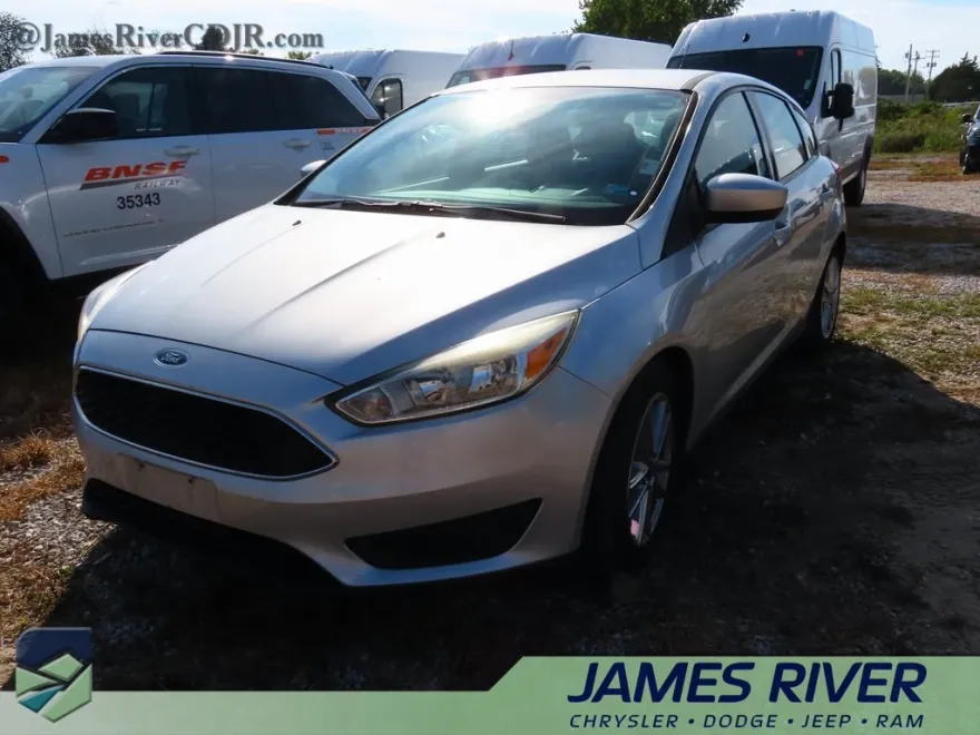 2018 Ford Focus SE photo 1