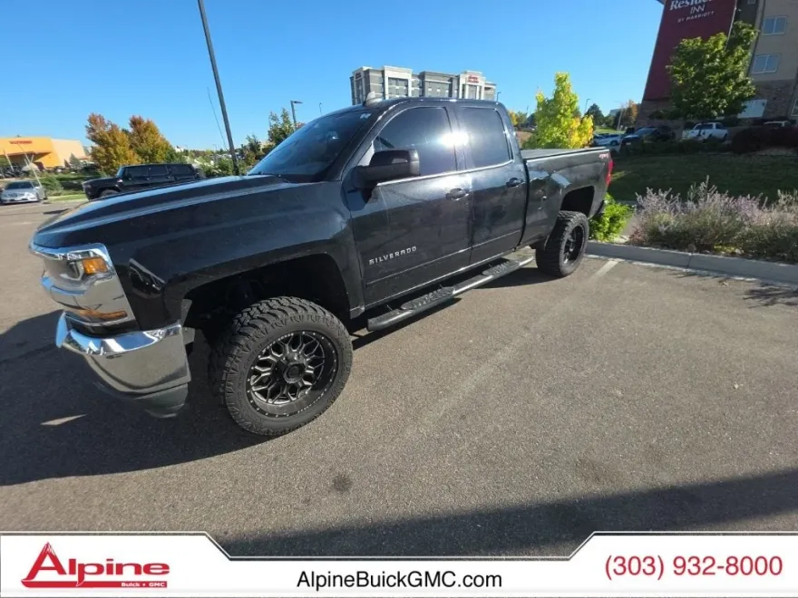 2019 Chevrolet Silverado LT photo 1
