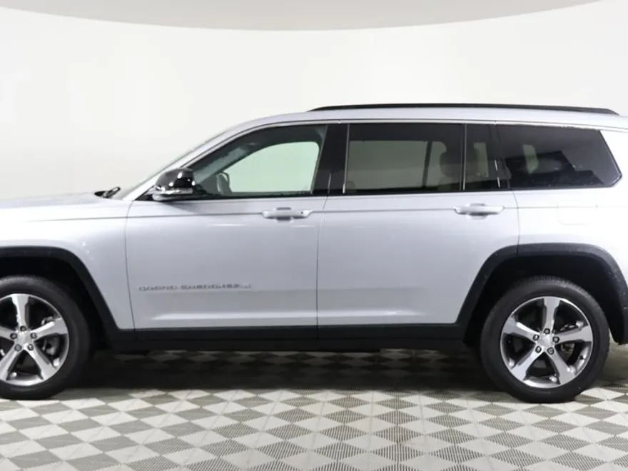 2024 Jeep Grand Cherokee Limited photo 1