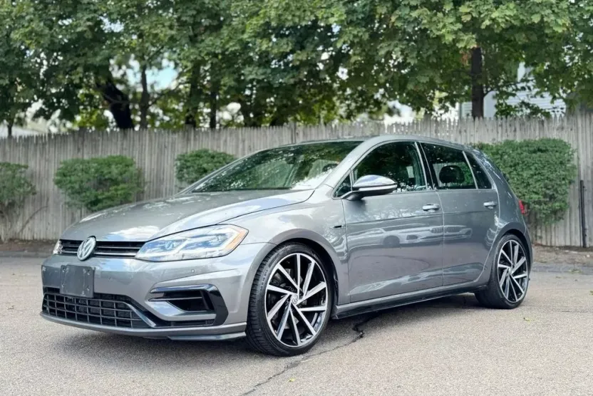 2019 Volkswagen Golf R Base photo 1