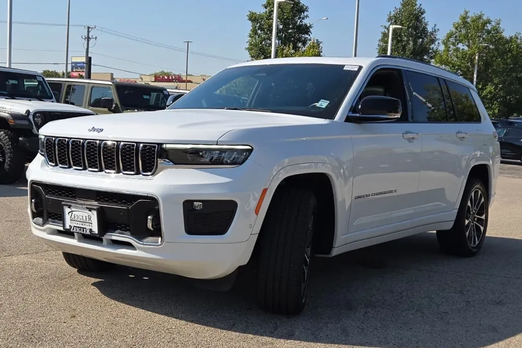 2021 Jeep Grand Cherokee Overland photo 1