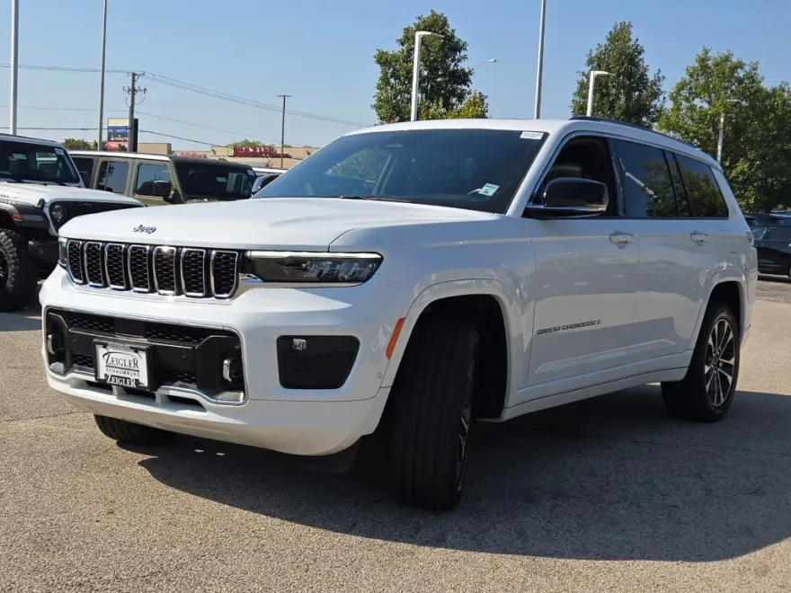 2021 Jeep Grand Cherokee Overland photo 1