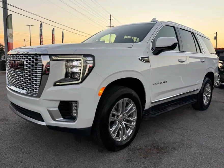 2023 Gmc Yukon SLT photo 1