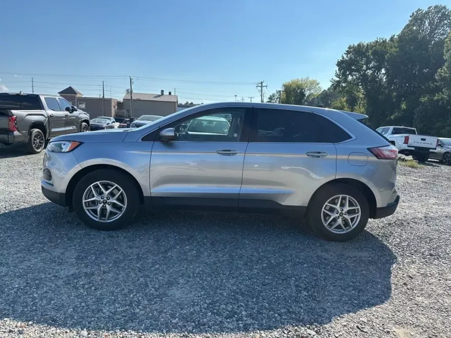 2024 Ford Edge SEL photo 1