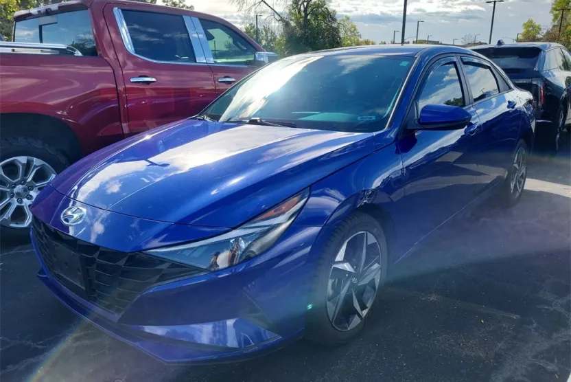 2023 Hyundai Elantra SEL Convenience photo 1