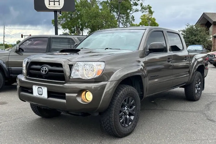 2010 Toyota Tacoma V6 photo 1