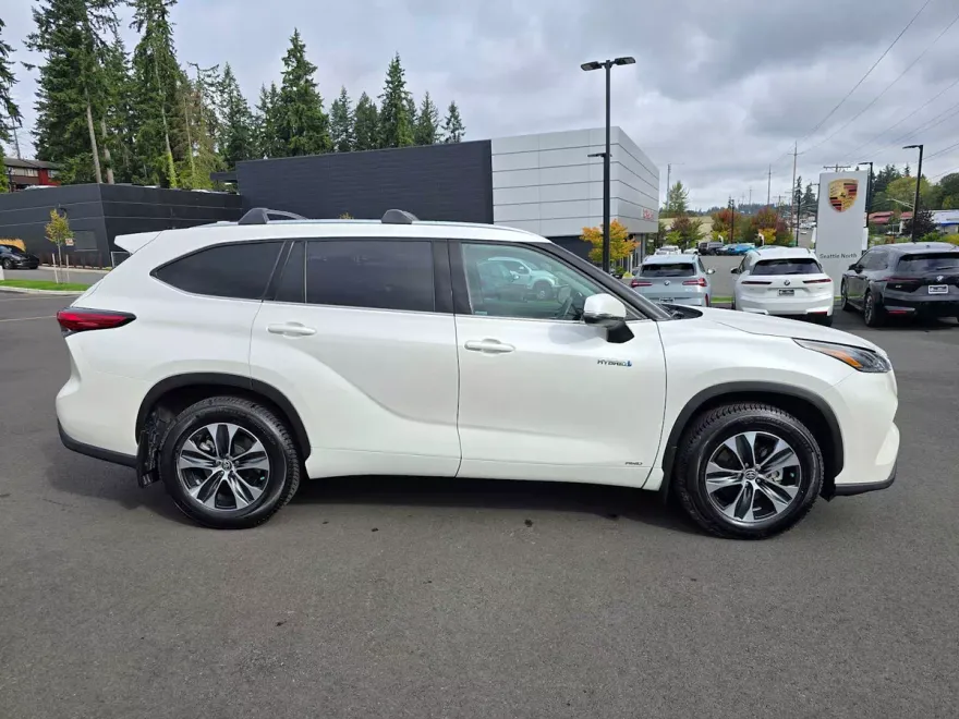 2021 Toyota Highlander Hybrid XLE photo 1