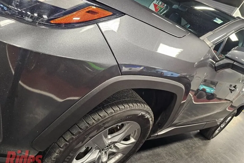 2022 Toyota RAV4 Hybrid XLE photo 1