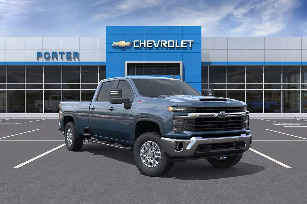 2025 Chevrolet Silverado 3500HD LT photo 1