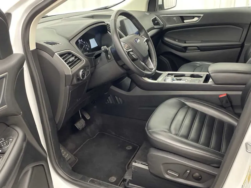 2024 Ford Edge SEL photo 1