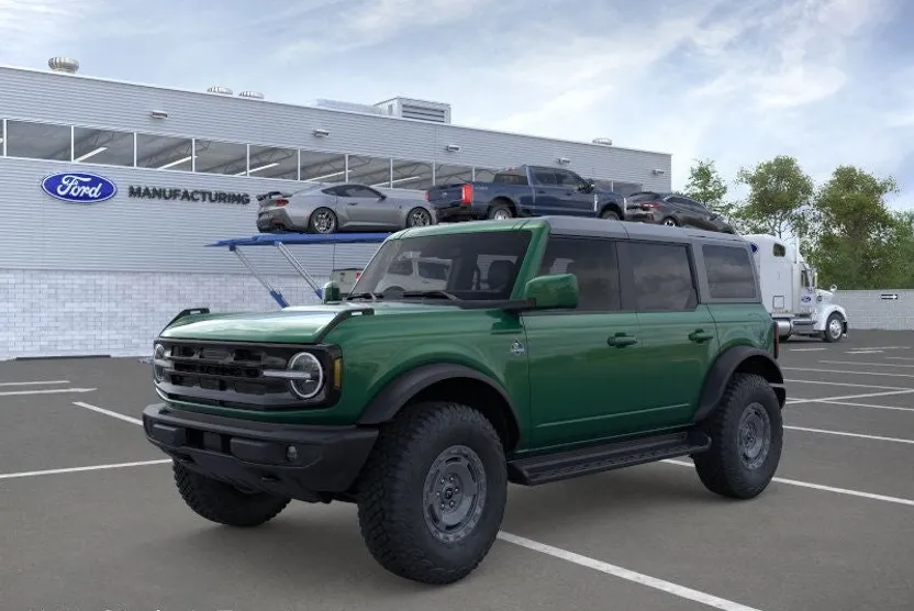 2025 Ford Bronco Outer Banks photo 1