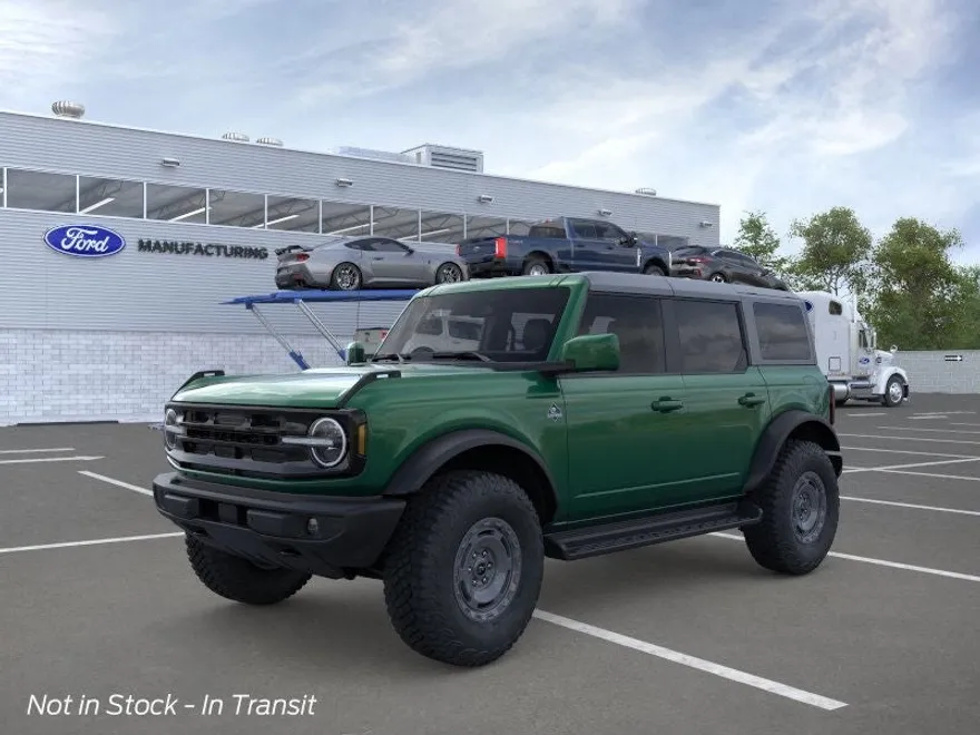 2025 Ford Bronco Outer Banks photo 1