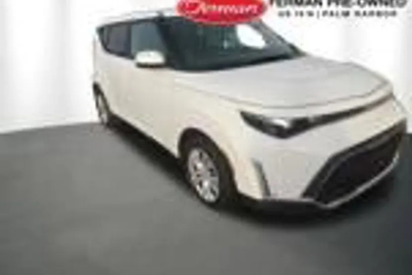 2024 Kia Soul LX photo 1