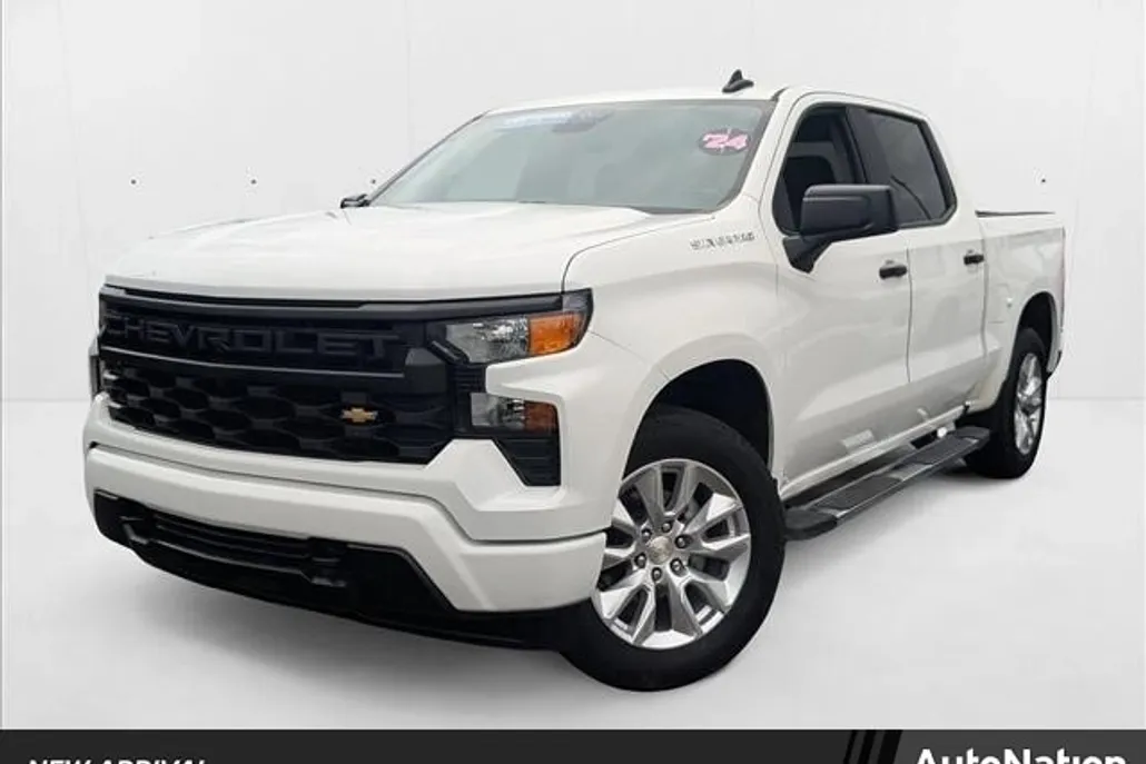 2024 Chevrolet Silverado 1500 Custom photo 1