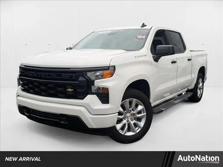 2024 Chevrolet Silverado 1500 Custom photo 1