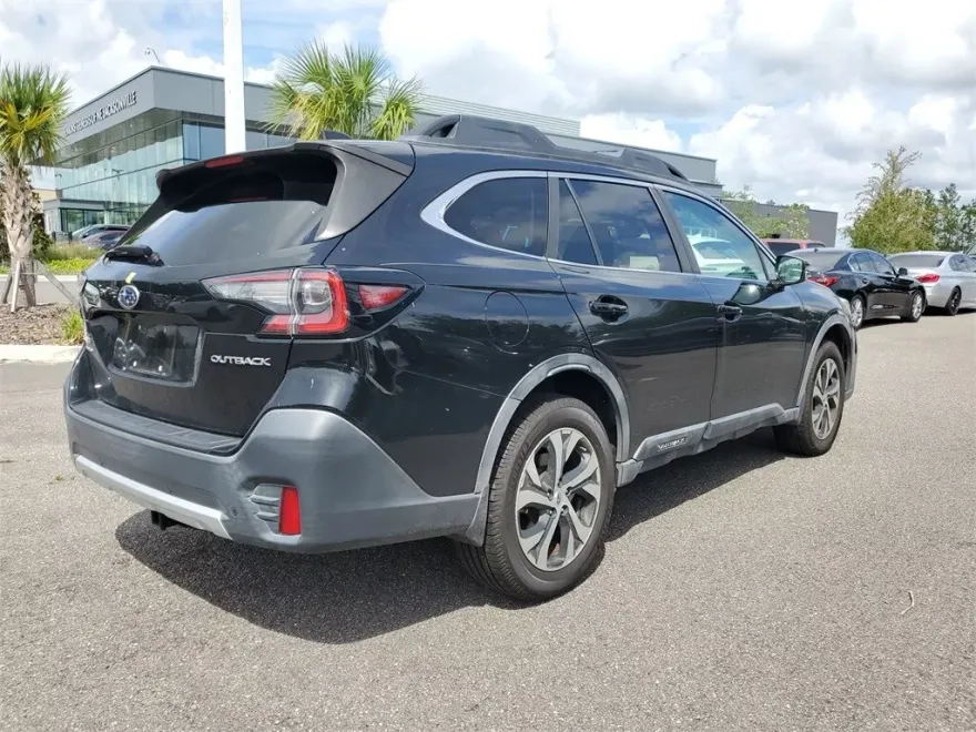 2020 Subaru Outback Limited photo 1