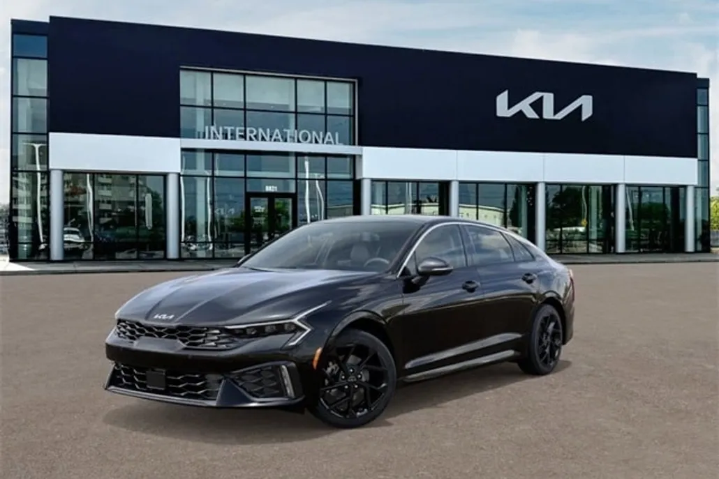 2026 Kia K5 GT-Line photo 1
