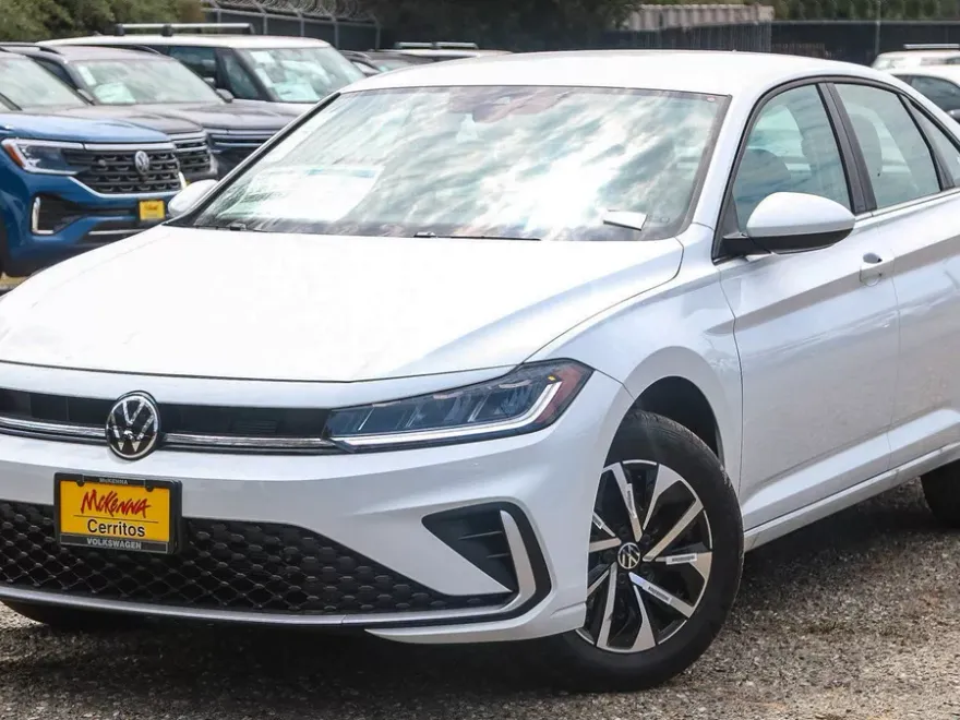 2025 Volkswagen Jetta S photo 1