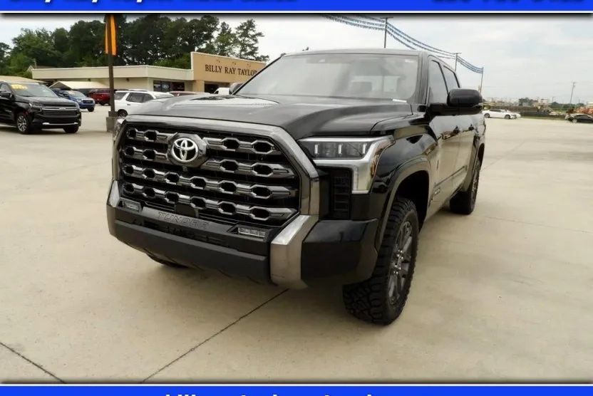 2023 Toyota Tundra CrewMax Platinum photo 1