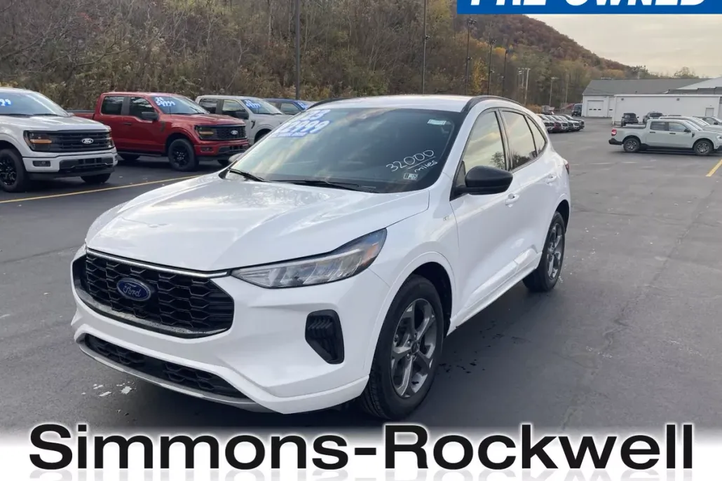 2023 Ford Escape ST-Line photo 1