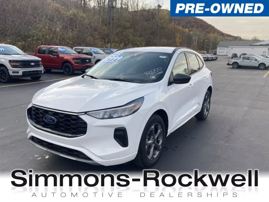 2023 Ford Escape ST-Line photo 1