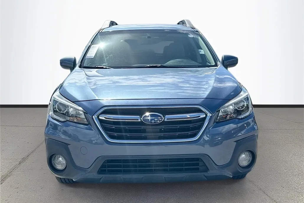 2018 Subaru Outback 2.5i Premium photo 1