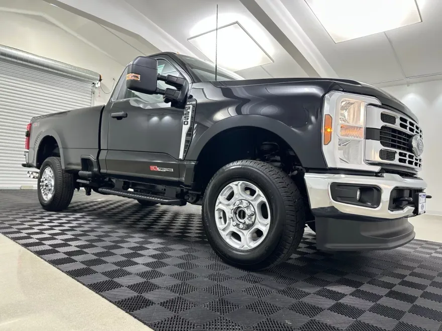 2025 Ford F-250 photo 1
