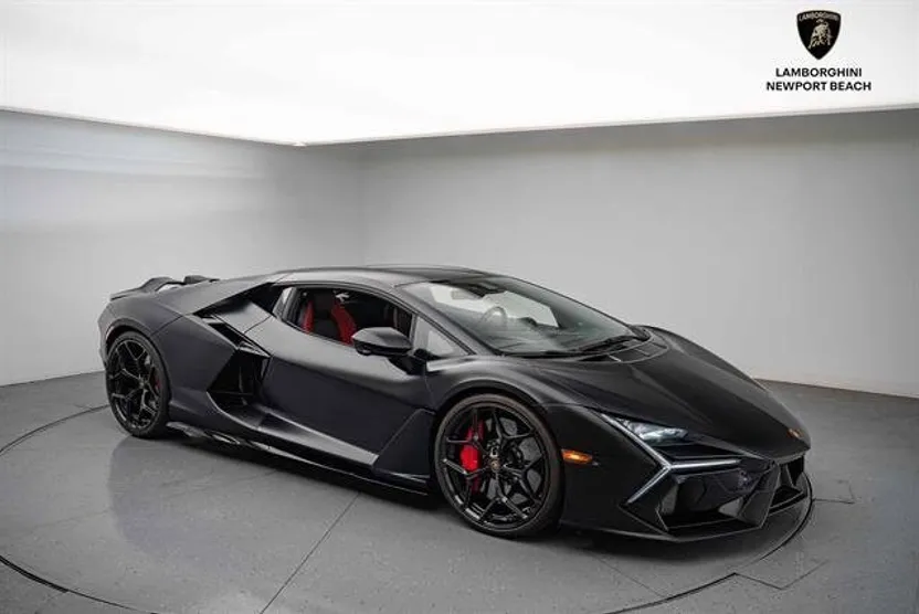 2024 Lamborghini Revuelto photo 1