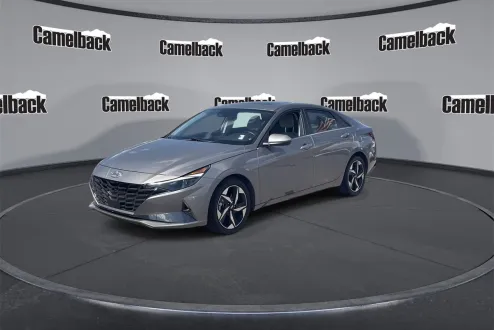 2022 Hyundai Elantra Limited photo 2